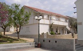 Apartments Luca - With Nice Courtyard